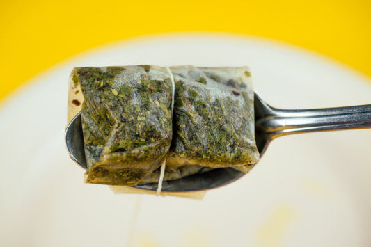 5 Moduri practice de a refolosi pliculețele de ceai în gospodărie